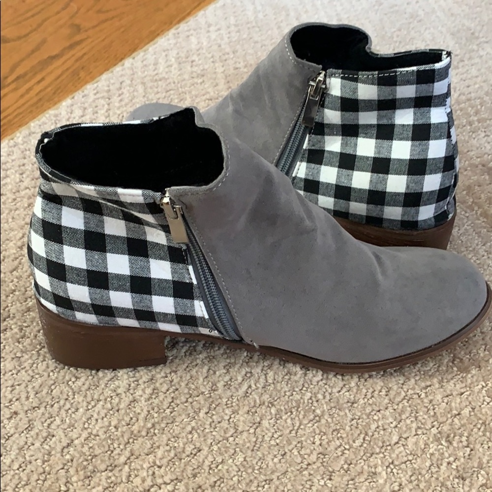Booties! - Picture 4 of 4